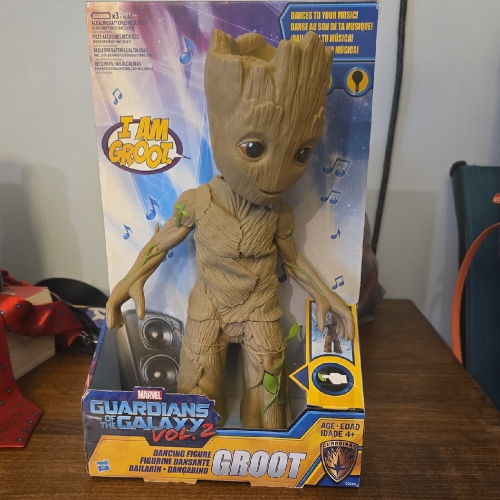 NIB Marvel Guardians of the Galaxy Groot Dancing Figure